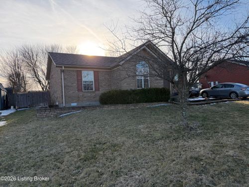 111 Crystal Springs Dr, Bardstown, KY, 40004-8203 | Card Image