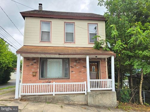 2 E Colliery Ave, TOWER CITY, PA, 17980-1106 | Card Image
