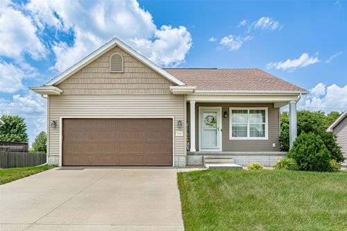 9506 Grand Oaks Dr Ne, Cedar Rapids, IA, 52402-4897 | Card Image