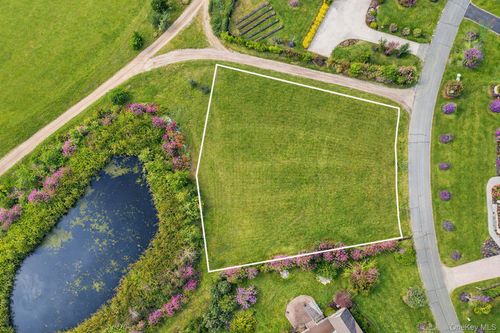 2200 Laurel Trl, Laurel, NY, 11948-1326 | Card Image