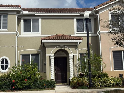 1043 Se 24th Ave, Homestead, FL, 33035-2141 | Card Image