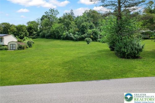 6917 Jay St, Slatington, PA, 18080-3342 | Card Image