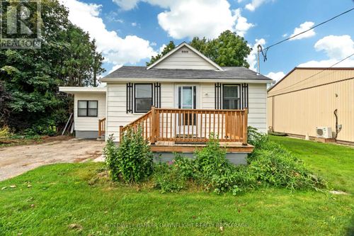 82 London Rd, Hensall, ON, N0M1X0 | Card Image