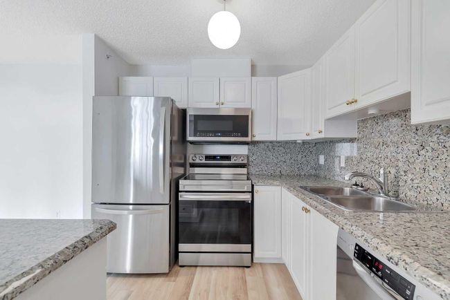 412 - 6000 Somervale Court Sw, Home with 2 bedrooms, 2 bathrooms and 2 parking in Calgary AB | Image 7