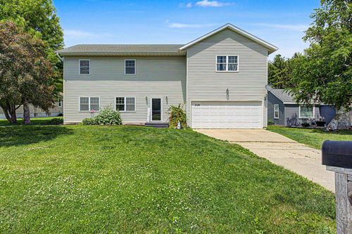 2128 Lancaster Heights Rd, Freeport, IL, 61032-9559 | Card Image