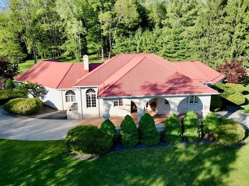 126 Leewood Farms Rd, Wheeling, WV, 26003-9104 | Card Image
