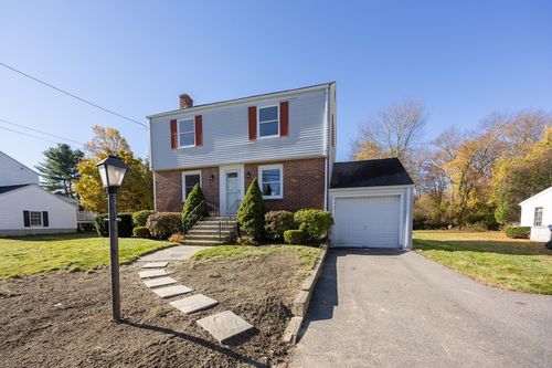 16 North Ave, Mendon, MA, 01756-1016 | Card Image