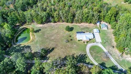 5350 J D Burlison Jr Ln, Centerville, TN, 37033-9495 | Card Image