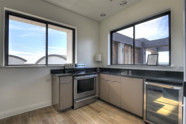 APT-401 - 717 S Riverside Dr, Condo with 2 bedrooms, 2 bathrooms and null parking in Memphis TN | Image 37