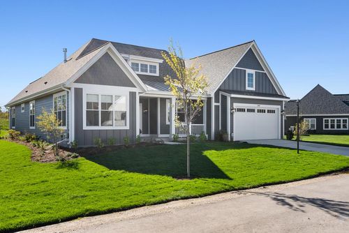 1749 N River Circle, River Hills, WI, 53217 | Card Image