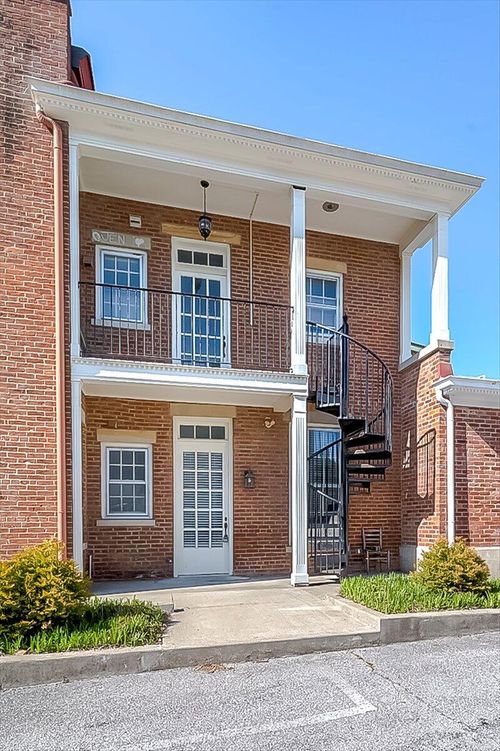 412 Ann St, Frankfort, KY, 40601-1929 | Card Image