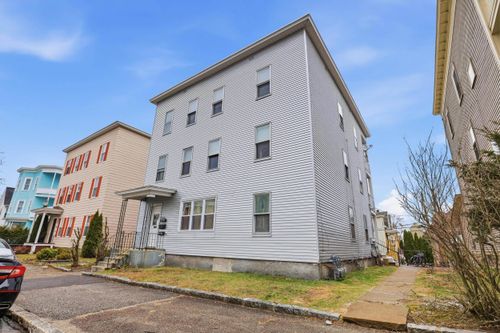 553 Dubuque Street, Manchester, NH, 03102 | Card Image