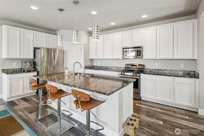 458 Sw 111 Th Pl, House other with 4 bedrooms, 3 bathrooms and 2 parking in Seattle WA | Image 11