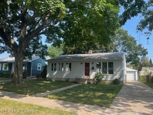 913 Amelia Ave, Royal Oak, MI, 48073-2758 | Card Image