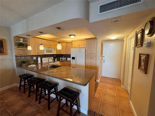 421-3725 S Ocean Dr, Hollywood, FL, 33019-2907 | Card Image
