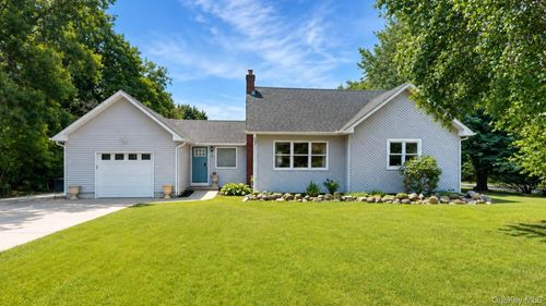 24 Miller Ave, East Moriches, NY, 11940-1150 | Card Image