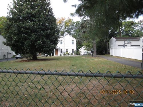 304 Broad St, Ridgewood, NJ, 07450-5064 | Card Image