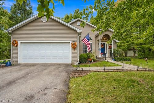 2445 Plum Creek Dr, Roaming Shores, OH, 44084-9513 | Card Image