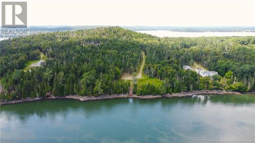 379 Hills Point Rd, Oak Bay, NB, E3L4J9 | Card Image