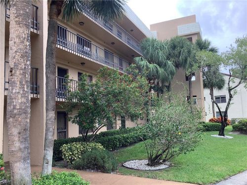 205-4820 Lucerne Lakes Boulevard W, Lake Worth, FL, 33467 | Card Image