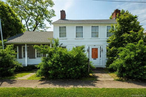 145 Gidney Ave, Newburgh, NY, 12550-3304 | Card Image