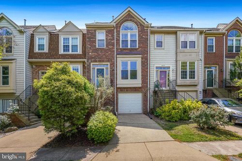 46934 Trumpet Cir, STERLING, VA, 20164-2384 | Card Image