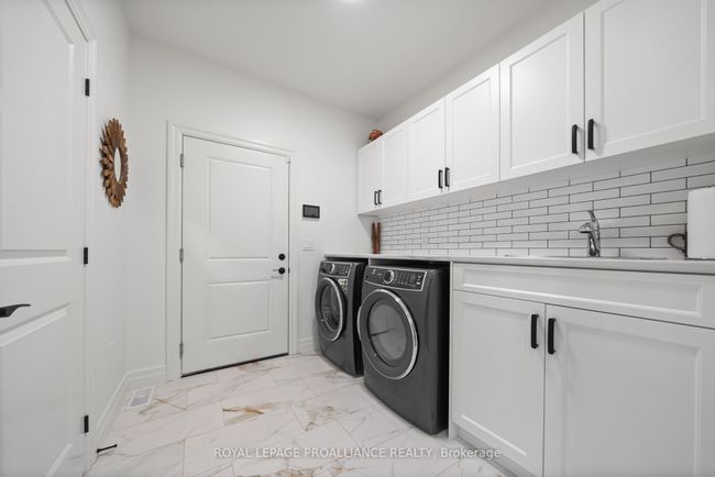48 Deerview Dr, House other with 3 bedrooms, 3 bathrooms and 4 parking in Quinte West ON | Image 19