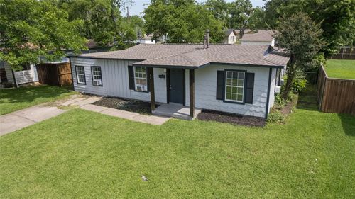 821 Travis St, Garland, TX, 75040-4947 | Card Image