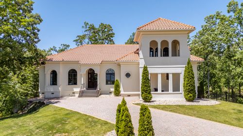 105 Riviera Cv, Savannah, TN, 38372-3038 | Card Image