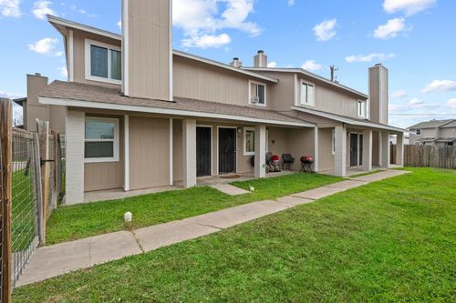 6913 Wentworth Dr, Austin, TX, 78724-3967 | Card Image