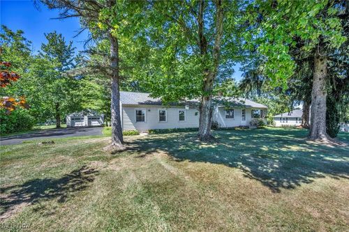 11472 Chillicothe Rd, Chesterland, OH, 44026-1468 | Card Image