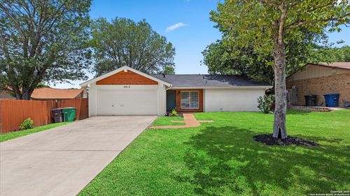 5815 Freemans Farm St, San Antonio, TX, 78233-5116 | Card Image