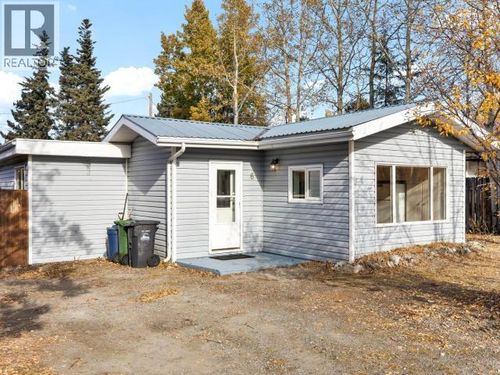 6 Willow Cres, Whitehorse, YT, Y1A4P8 | Card Image