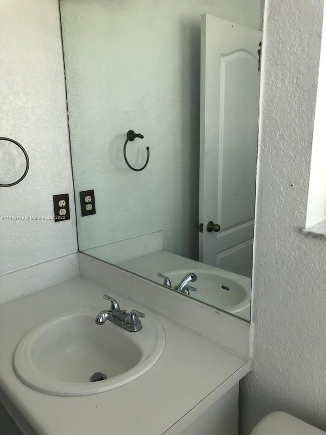 APT-1 - 8111 W 36 Th Ave, Townhouse with 2 bedrooms, 3 bathrooms and null parking in Hialeah FL | Image 6