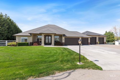 15877 Wintergreen Dr, Caldwell, ID, 83607-8225 | Card Image