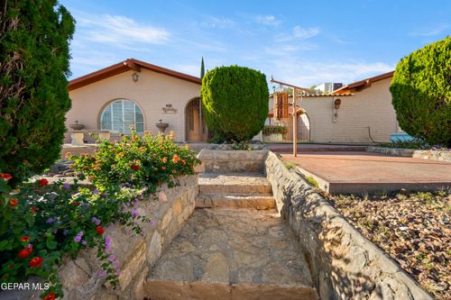 1505 Lost Padre Mine Dr, El Paso, TX, 79902-2821 | Card Image