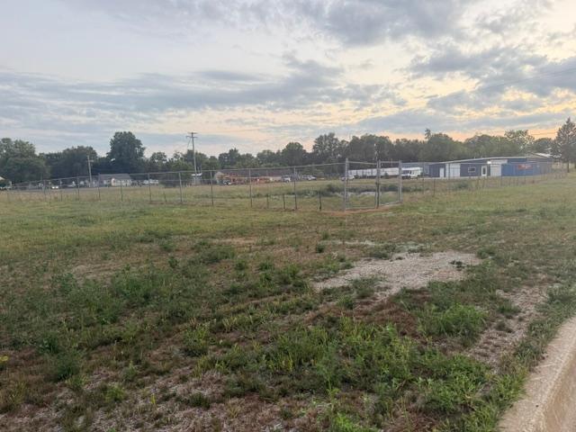Land in Springfield 3