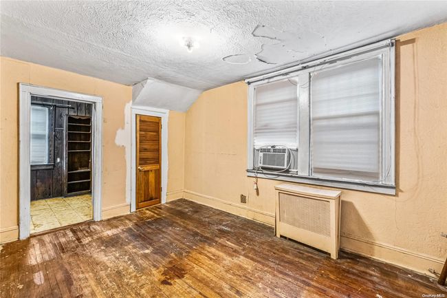 164-30 77 Th Rd, House other with 2 bedrooms, 1 bathrooms and null parking in Fresh Meadows NY | Image 12