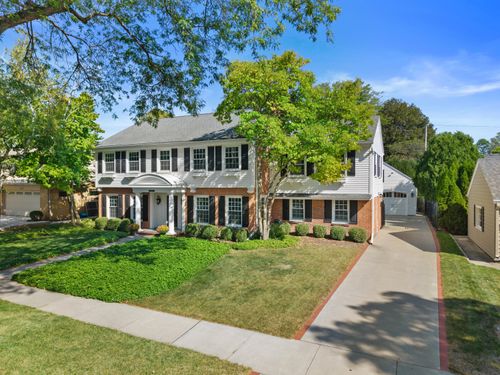 5050 N Lake Dr, Whitefish Bay, WI, 53217-5748 | Card Image