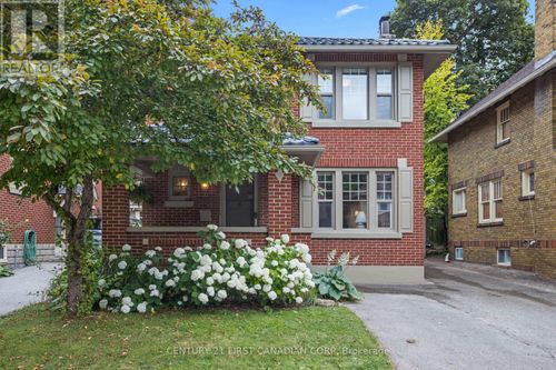 235 Sherwood Ave, London, ON, N6A2G1 | Card Image
