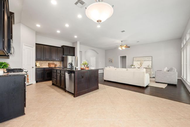 2314 Laurel Loch Ln, House other with 4 bedrooms, 2 bathrooms and 2 parking in Pearland TX | Image 17