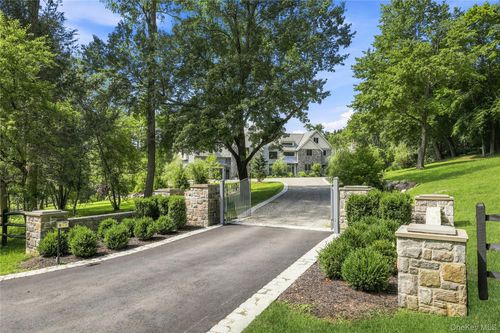 2 Barry Ct, Katonah, NY, 10536-3807 | Card Image