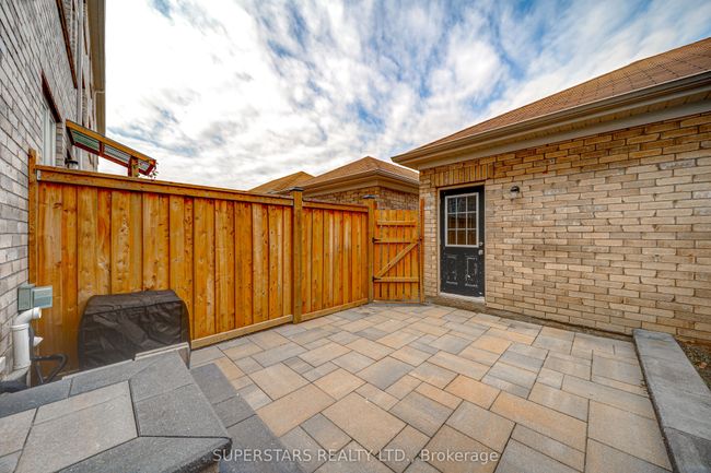 1916 Donald Cousens Pky, House attached with 3 bedrooms, 4 bathrooms and 1 parking in Markham ON | Image 25