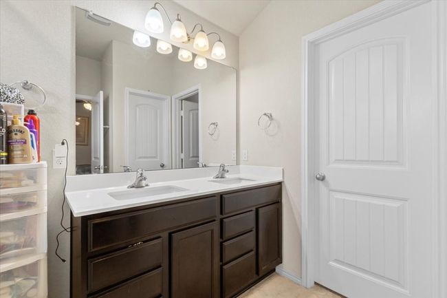 212 Plata Ln, House other with 4 bedrooms, 3 bathrooms and 4 parking in Jarrell TX | Image 14