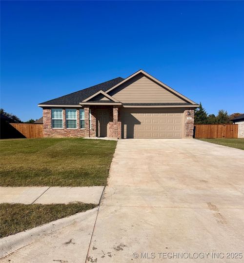 3424 Little John Dr, Durant, OK, 74701 | Card Image