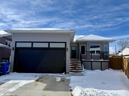 335 Sheep River Pl, Okotoks, AB, T1S1N7 | Card Image