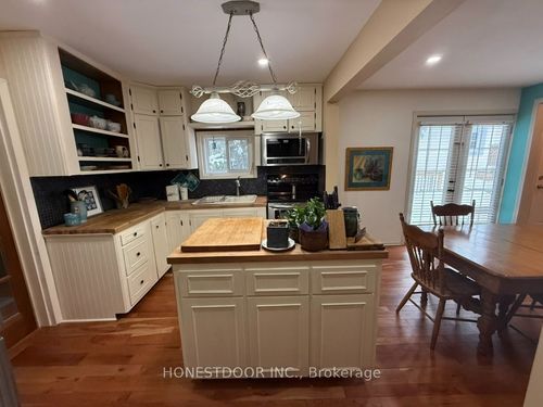 2015 Ridge Rd W, Oro Medonte, ON, L0L2L0 | Card Image