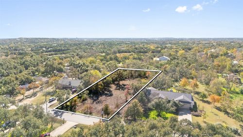 10101 Murmuring Creek Dr, Austin, TX, 78736-2934 | Card Image