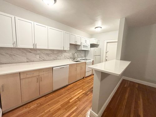 apt-6-15 Ives St, Beverly, MA, 01915-5260 | Card Image
