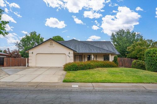 3066 Sunglow Dr, Redding, CA, 96001-6116 | Card Image